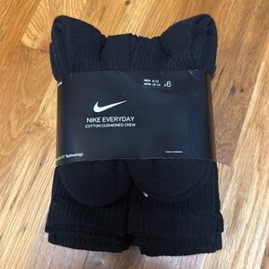 Nike Rveryday Cotton Cushioned Crew Socks